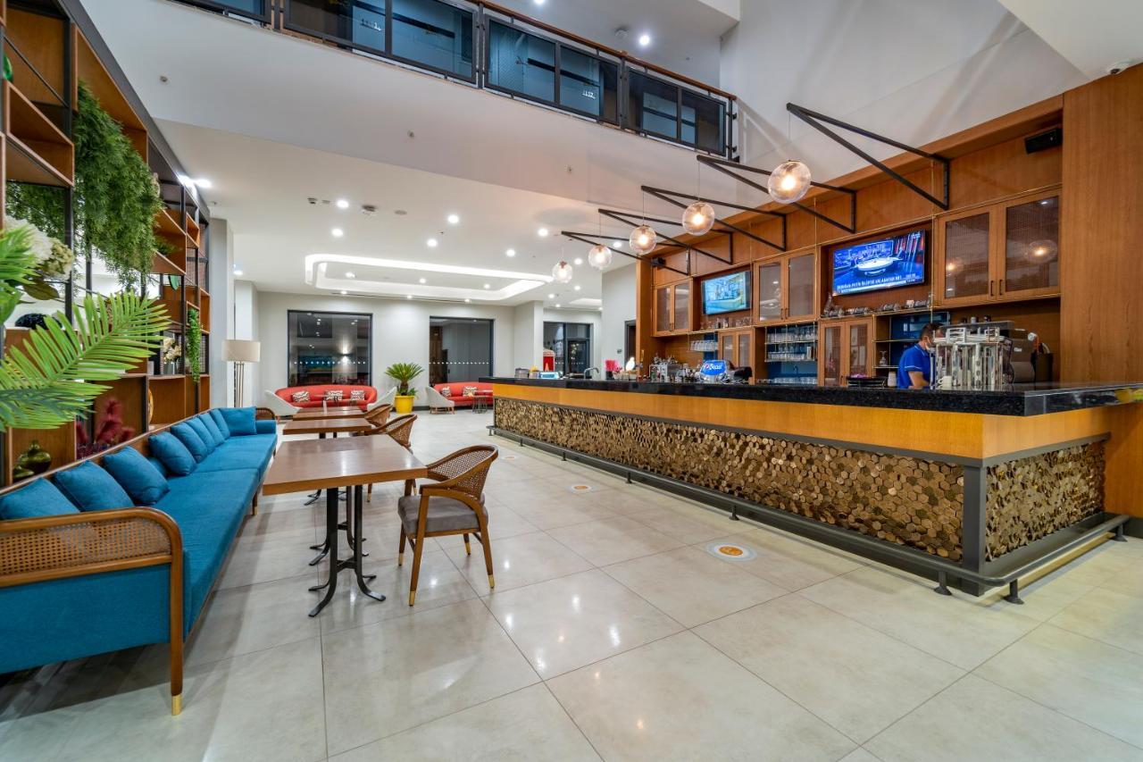 Sundia Exclusive By Liberty Fethiye Adults Only Hotel Exterior photo The lounge at the airport