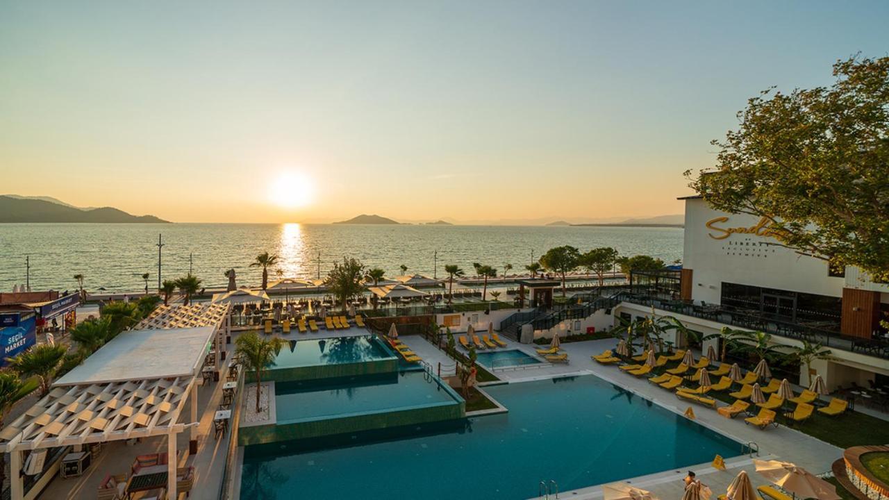 Sundia Exclusive By Liberty Fethiye Adults Only Hotel Exterior photo Sunset at the hotel