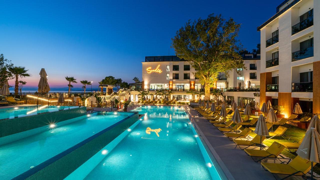 Sundia Exclusive By Liberty Fethiye Adults Only Hotel Exterior photo The hotel at night