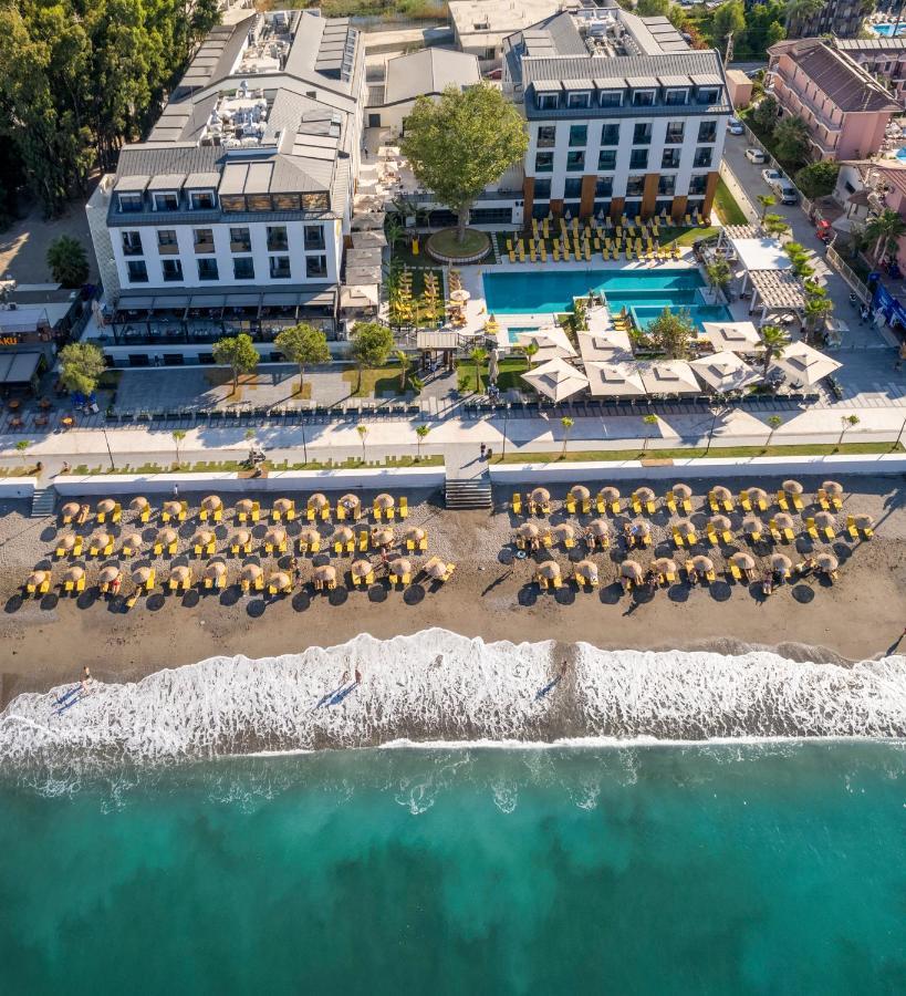 Sundia Exclusive By Liberty Fethiye Adults Only Hotel Exterior photo The hotel's beach